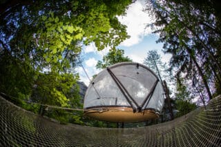 dormir en bulle dans la forêt de Mélèzes au Lauzet Ubaye
